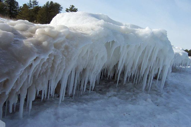 Lake Michigan Ice Cave Ef600d 1024 768x512